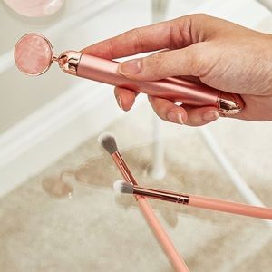 L+W BIO Rose Quartz Face Massager